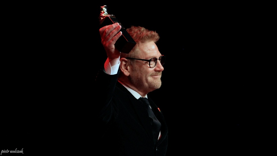 Kenneth Branagh z Nagrodą im. Krzysztofa Kieślowskiego za nieoceniony wkład w sztukę aktorską.