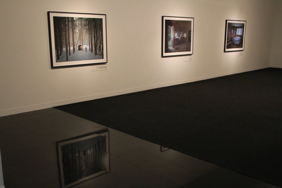 "Cathedral of the Pines" - Gregory Crewdson i jego fotografie w toruńskim CSW Znaki Czasu. Fot. Piotr Walczak