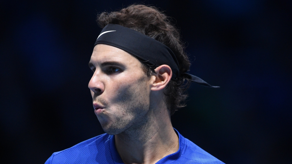 Na zdjęciu Hiszpan Rafael Nadal podczas swojego 1. i jedynego meczu w ATP Finals 2017. Fot. PAP/EPA/FACUNDO ARRIZABALAGA