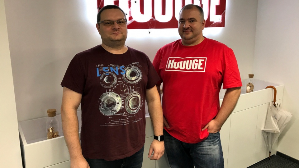 Organizatorzy imprezy Huuuge Game Jam w Bydgoszczy - Krzysztof Maliński i Marcin Moys. Fot. Tomasz Kaźmierski