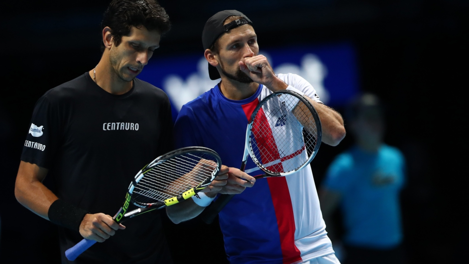 Na zdjęciu od lewej Brazylijczyk Marcel Melo i Polak Łukasz Kubot podczas finałowego meczu deblowego w ATP Finals 2017. Fot. PAP/EPA/NEIL HALL