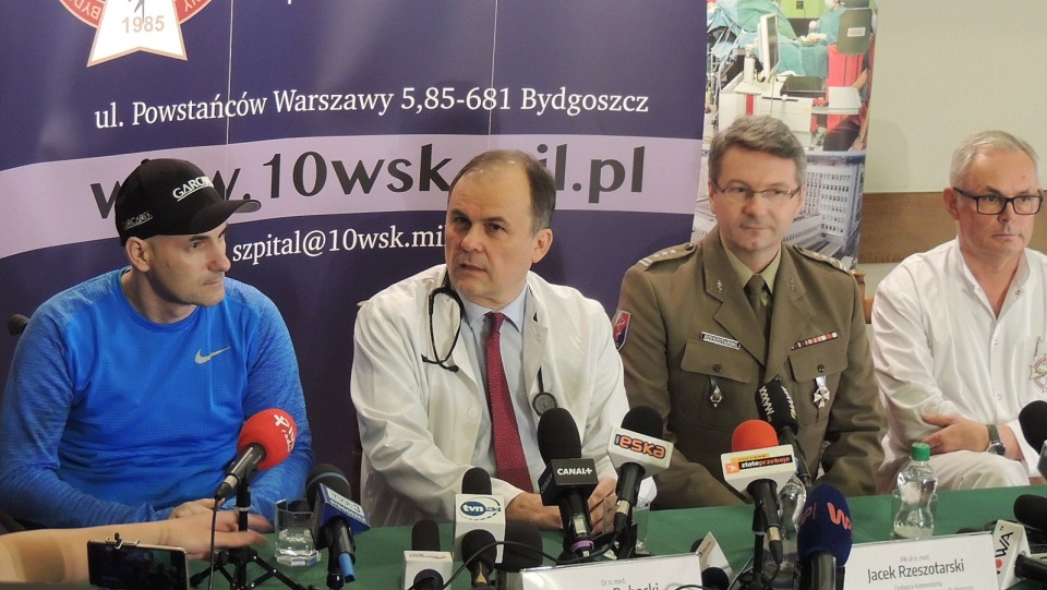 - Nie mam zamiaru się poddawać. Cieszę się, że jestem w miarę naprawiony - powiedział Tomasz Gollob. Fot. Bartosz Kustra