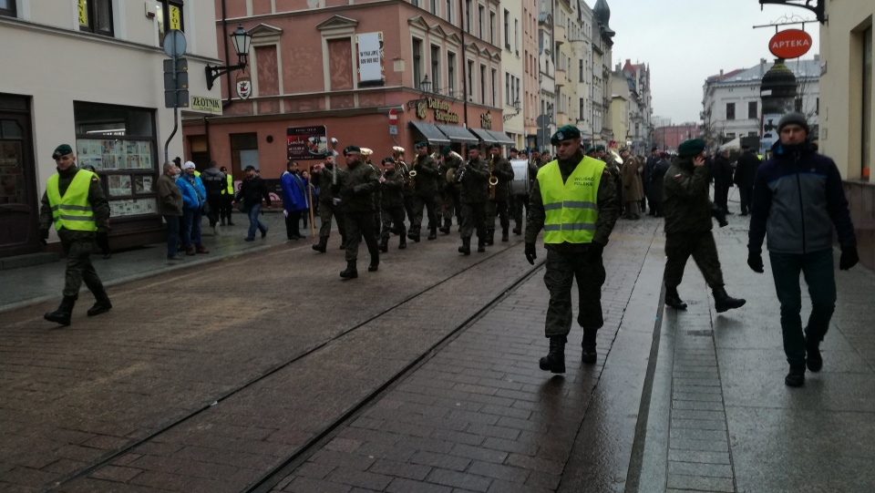 Wojska Rakietowe i Artyleryjskie świętowały w Toruniu. Na Rynku Nowomiejskim pojawił najnowszy sprzęt i jednostki wojskowe z całej Polski. Fot. Wiktor Strumnik