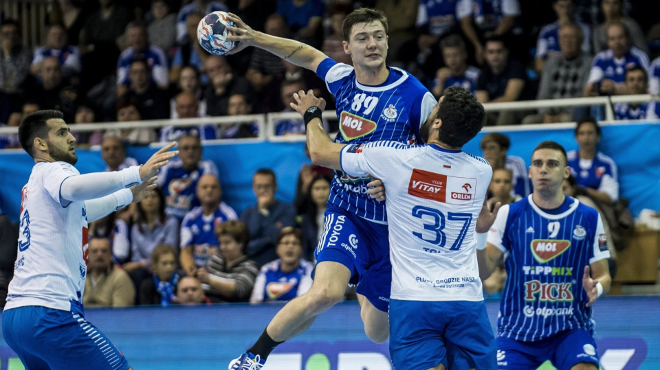 Zdjęcie z meczu Pick Szeged kontra Orlen Wisła Płock w 10. kolejce grupy A LM piłkarzy ręcznych 2017/2018. Fot. PAP/EPA/Sandor Ujvari