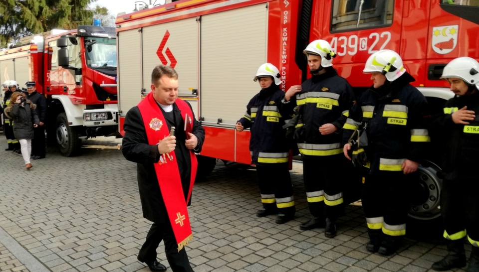 6 nowych wozów bojowych otrzymały dzisiaj jednostki Ochotniczej Straży Pożarnej z Kujaw i Pomorza. Fot. Wiktor Strumnik