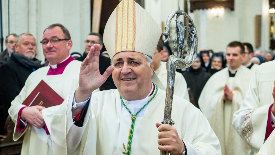 Nuncjusz apostolski w Polsce abp Salvatore Pennacchio. W katedrze świętych Janów w Toruniu odbył się 10 bm. ingres nowego biskupa toruńskiego Wiesława Śmigla. Fot. PAP/Tytus Żmijewski