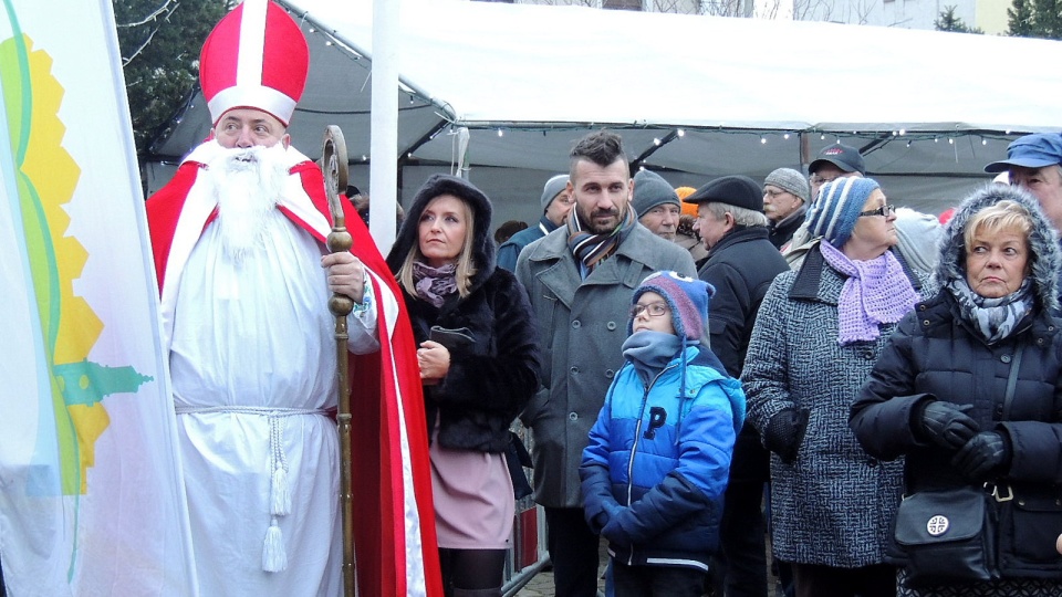 Kilkuset mieszkańców bydgoskiego Fordonu życzyło sobie wszystkiego co najlepsze. Fot. Damian Klich