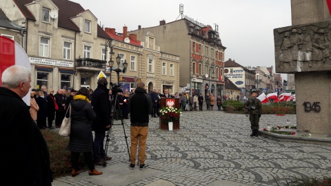 Mieszkańcy Nakła nad Notecią z obchodzili Święto Niepodległości m.in. na miejskim rynku. Fot. Tatiana Adonis