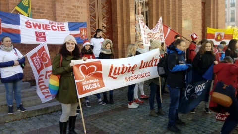 Lubię Ludzi - to hasło marszu rozpoczynającego tegoroczną Szlachetną Paczkę. Fot. Monika Kaczyńska