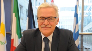 Tadeusz Zwiefka: Potentaci sieci okłamują zwykłych internautów