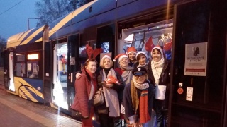 Raka nie trzeba się bać. Głośna akcja w toruńskim tramwaju