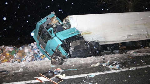 Nocny wypadek na drodze nr 91. Dwaj kierowcy ciężarówek zginęli na miejscu