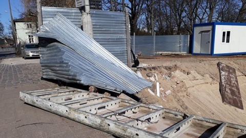 Groźny bałagan na budowie przy ul. Czartoryskiego w Bydgoszczy