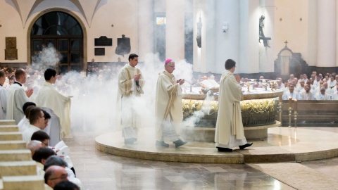 Wielki Czwartek w Kościele: Msza krzyżma św. i początek Triduum Paschalnego