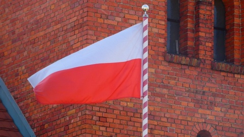 Czy wszyscy Polacy należycie dbają o wygląd i stan flagi narodowej