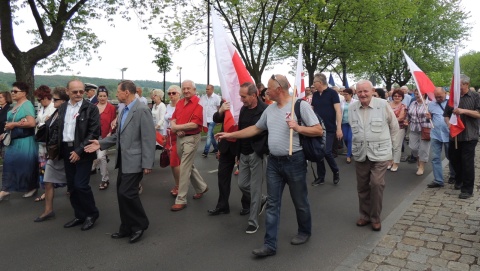 Święto Pracy bez pochodów Lewica złoży kwiaty i zaproponuje ustawę dot. praw pracowników