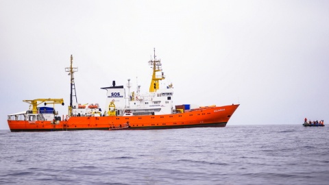 Włochy MSZ wzywa ambasadora Francji na tle sporu wokół statku Aquarius