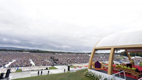 300 tys. osób na papieskiej mszy w Dublinie