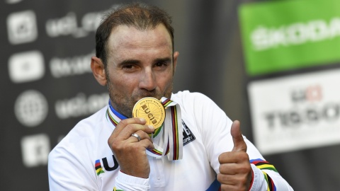 MŚ w kolarstwie 2018 Valverde zdobył tęczową koszulkę