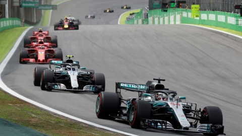 Formuła 1 - Lewis Hamilton wygrał Grand Prix Brazylii