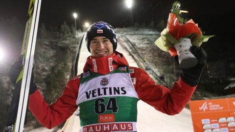 PŚ w skokach - Kamil Stoch trzeci w Kuusamo, wygrał Ryoyu Kobayashi