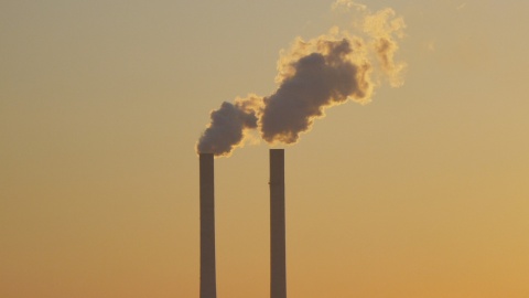 Żółty dym nad Anwilem Zakład wznawia produkcję kwasu azotowego
