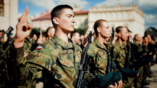 Uczniowie i studenci do wojska Szkolenie w WOT w ferie zimowe