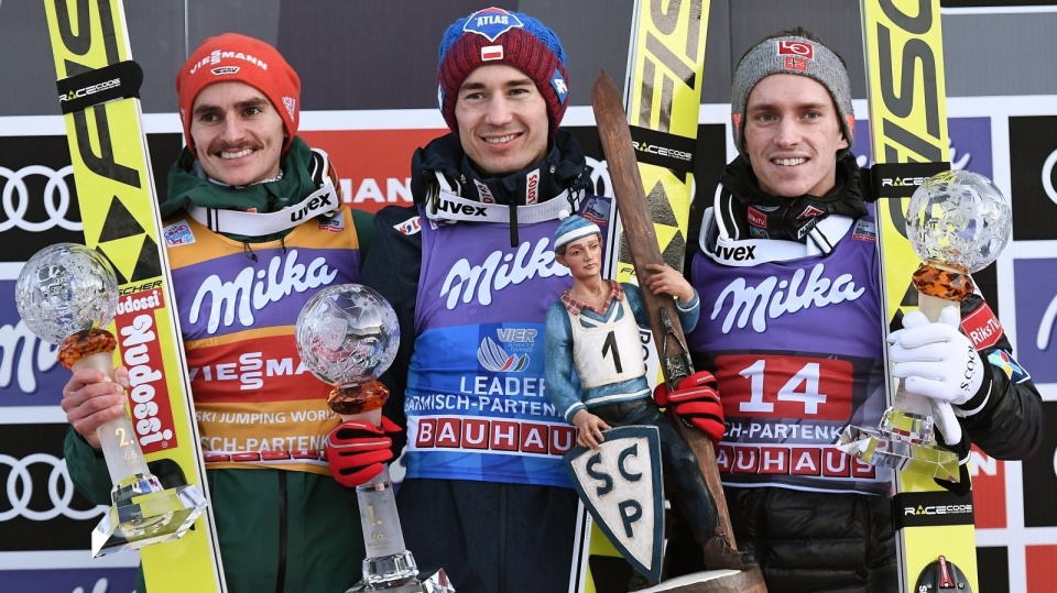 Na zdjęciu trzech najlepszych skoczków 2. konkursu 66. TCS w Ga-Pa. Od lewej Richard Freitag, Kamil Stoch i Anders Fannemel. Fot. PAP/EPA/CHRISTIAN BRUNA