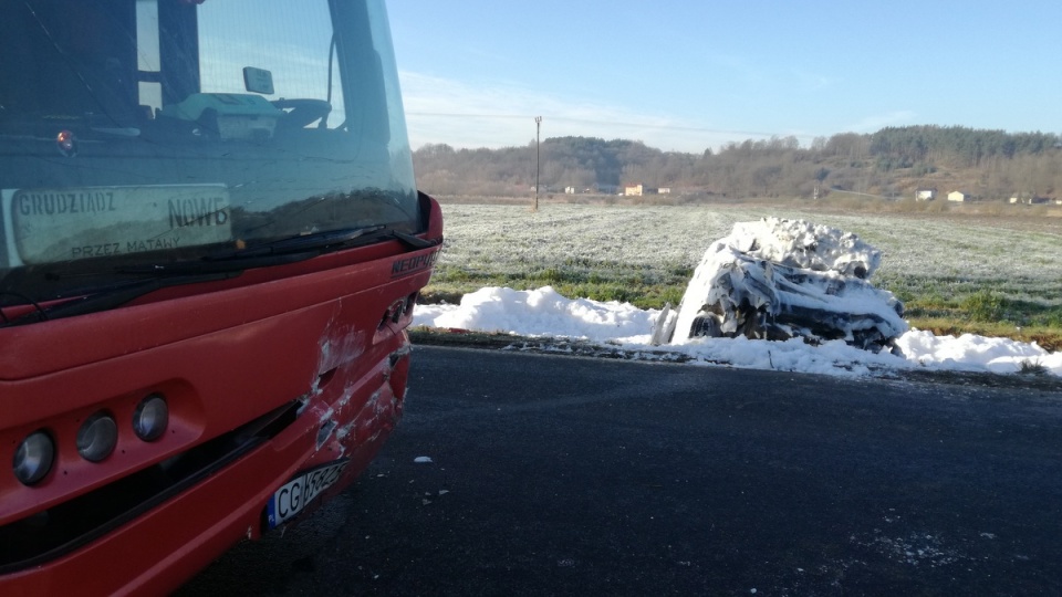 Spalony bus w Trylu koło Świecia. Fot. Marcin Doliński