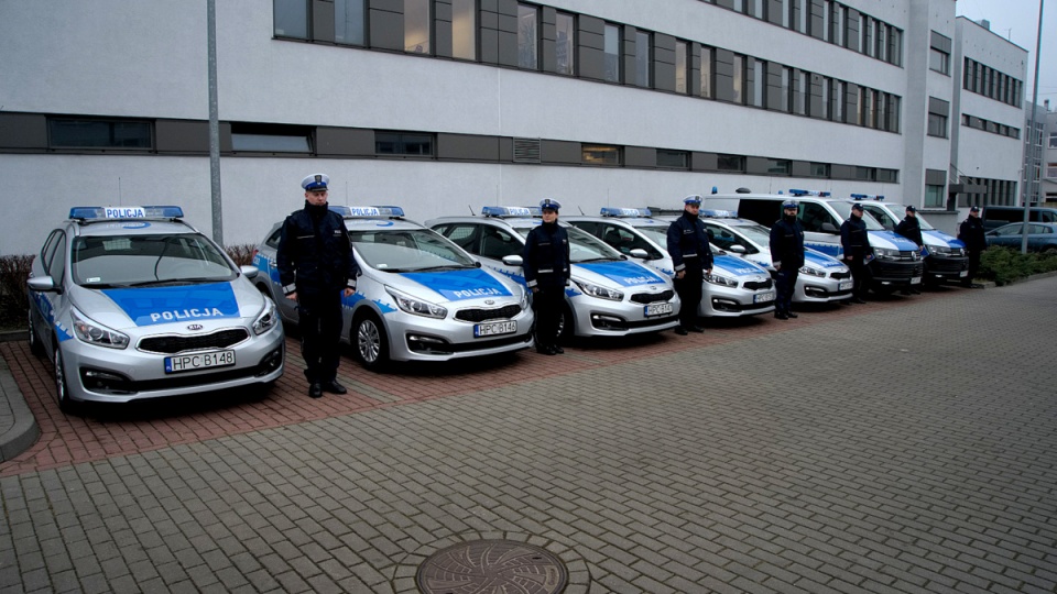 Dziewięć nowych radiowozów - zarówno oznakowanych, jak i nieoznakowanych - trafiło do jednostek policji w naszym garnizonie. Fot. KWP w Bydgoszczy