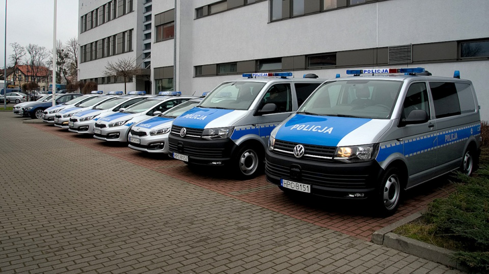 Dziewięć nowych radiowozów - zarówno oznakowanych, jak i nieoznakowanych - trafiło do jednostek policji w naszym garnizonie. Fot. KWP w Bydgoszczy