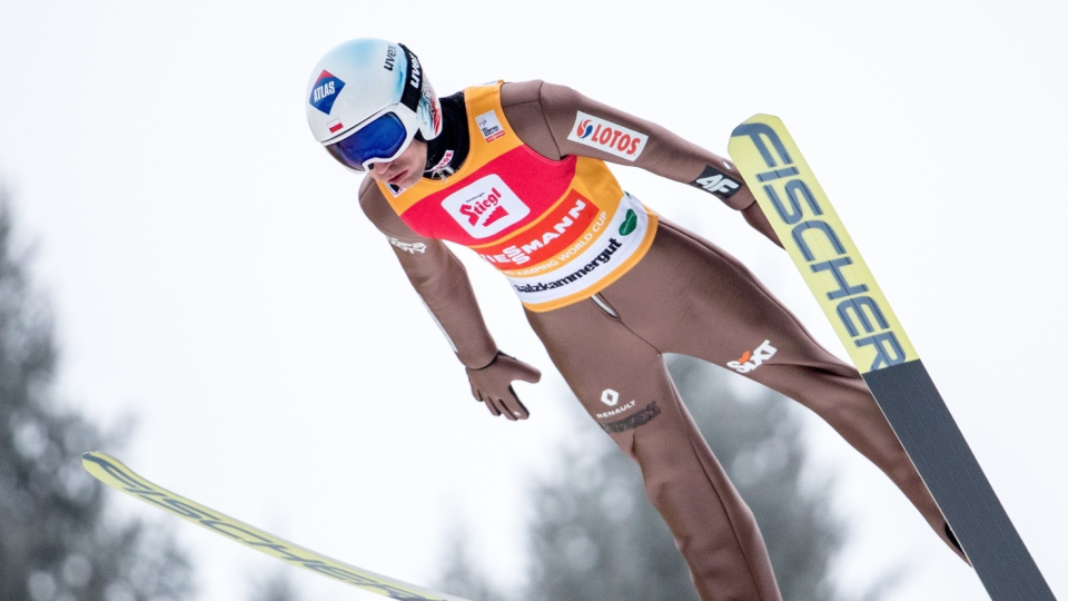 Na zdjęciu Kamil Stoch podczas sobotniego konkursu PŚ w lotach w Bad Mittendorf 2017/2018. Fot. PAP/EPA/LISI NIESNER