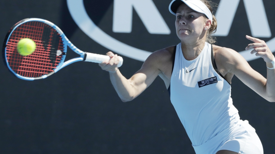 Na zdjęciu Magda Linette podczas meczu 2. rundy Australian Open 2018. Fot. PAP/EPA/MARK CRISTINO