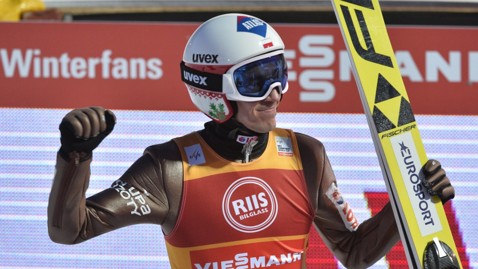 Na zdjęciu Kamil Stoch po triumfie na skoczni Granasen w Trondheim. Fot. PAP/EPA/Ned Alley