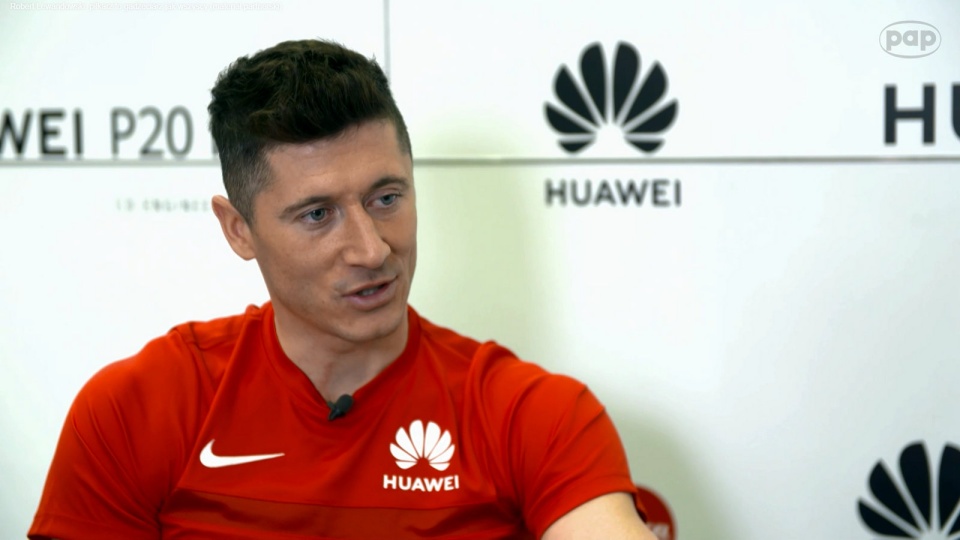 Robert Lewandowski to ikona polskiego futbolu. W rozmowie z PAP mówi o rodzicach, młodości w Lesznie, idolach, kluczu do sukcesu, wymarzonym finale mistrzostw świata. Fot. Zrzut ekranu