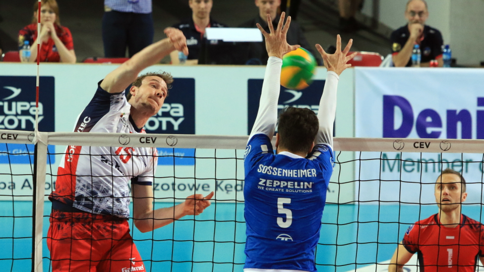 Zdjęcie z meczu ZAKSA Kędzierzyn-Koźle - VfB Friedrichsfahen w ćwierćfinale Ligi Mistrzów siatkarzy 2017/2018. Fot. PAP/Krzysztof Świderski