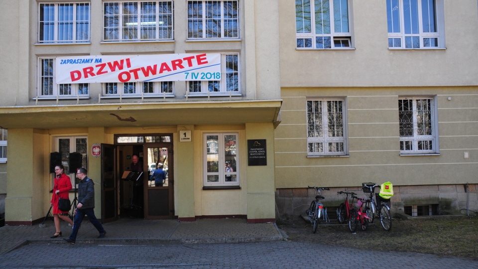 Zwykle do szkoły nie wejdzie nikt obcy, ale tego dnia była otwarta dla wszystkich/fot. Magdalena Gill