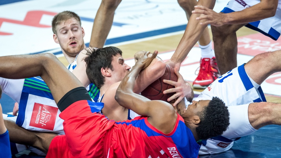 Zdjęcie z meczu Anwil Włocławek kontra King Szczecin w 27. kolejce ekstraklasy koszykarzy 2017/2018. Fot. PAP/Tytus Żmijewski