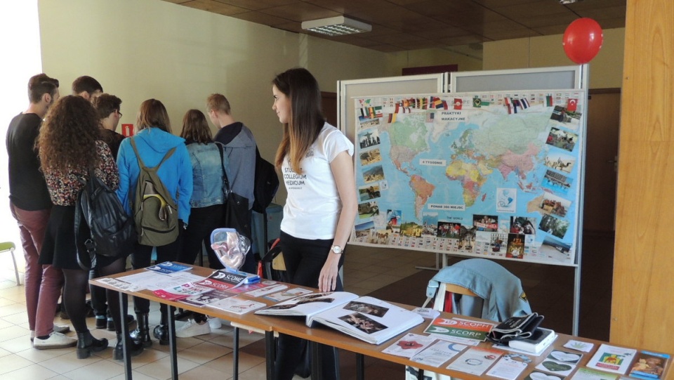 Tłumy chętnych na studia medyczne odwiedzają dziś CM UMK w Bydgoszczy. Fot. Tatina Adonis