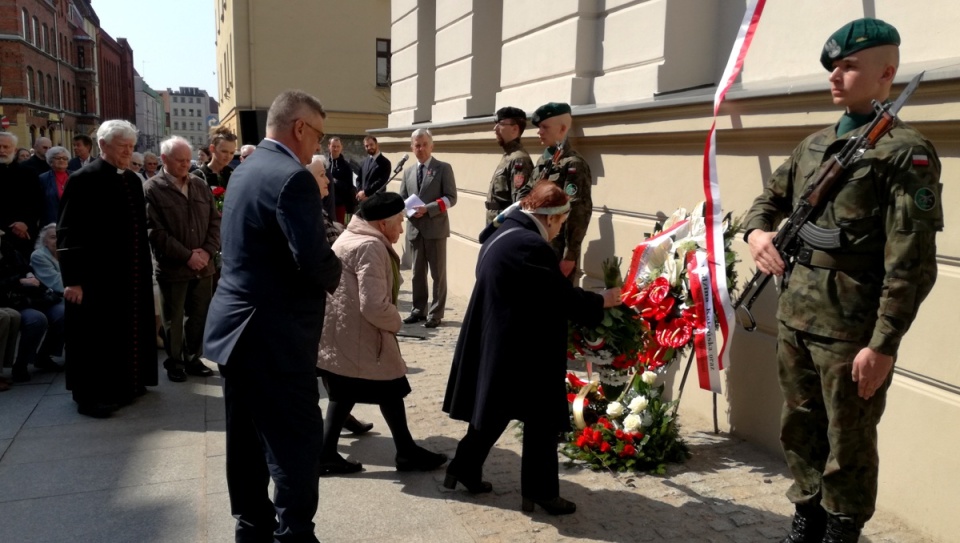 W uroczystości wzięli udział m.in. przedstawiciele Rodzin Katyńskich oraz samorządowcy. Fot. Wiktor Strumnik