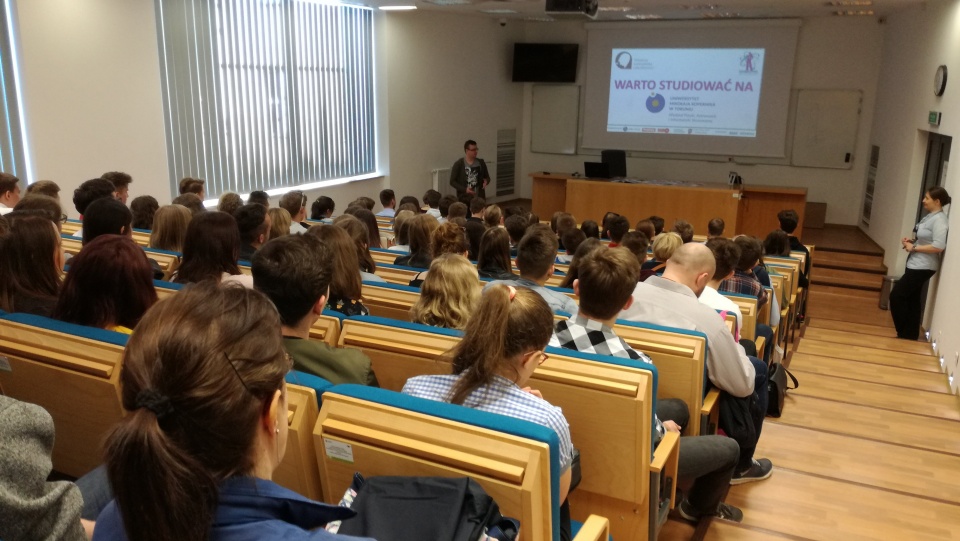 Projekt zorganizowano w ramach dni otwartych na Wydziale Fizyki, Astronomii i Informatyki Stosowanej toruńskiego UMK. Fot. Wiktor Strumnik