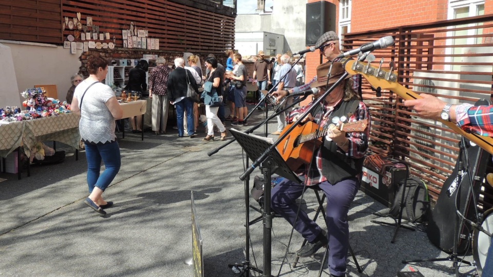 Pchli targ zorganizowano na podwórku Kujawsko-Pomorskiego Centrum Kultury. Fot. Damian Klich