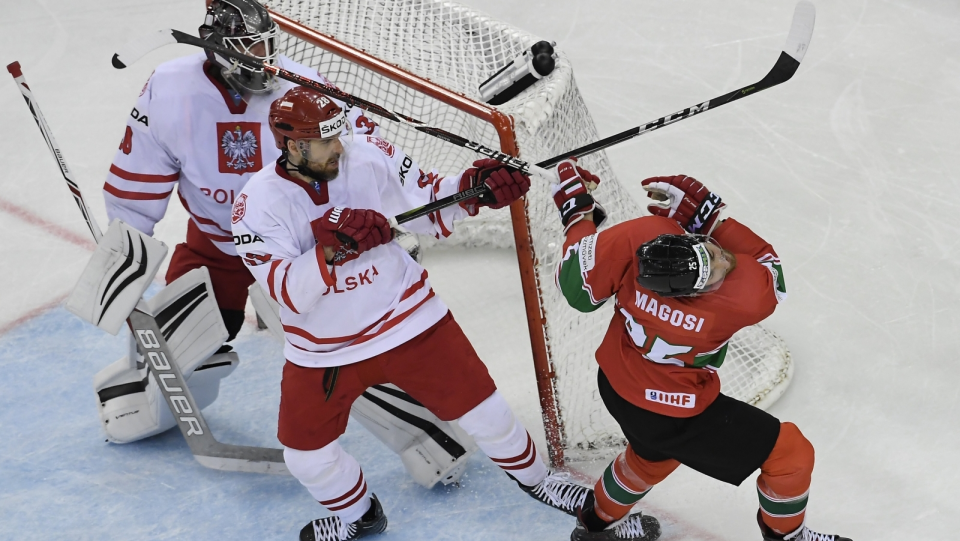 Zdjęcie z meczu Polska kontra Węgry na MŚ dywizji 1A w hokeju na lodzie w Budapeszcie. Fot. PAP/EPA/TAMAS KOVACS