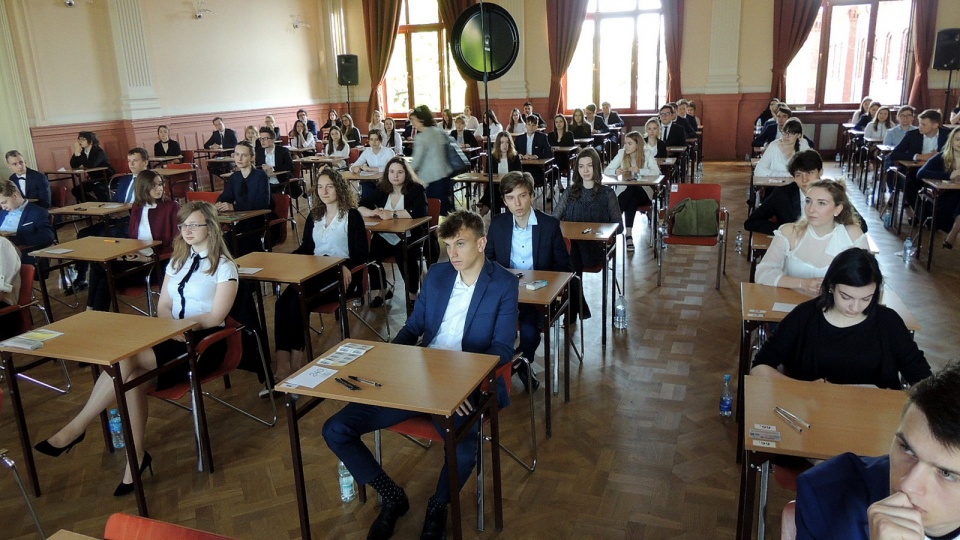 Tuż przed rozpoczęciem pisemnego egzaminu z języka polskiego. Fot. Damian Klich