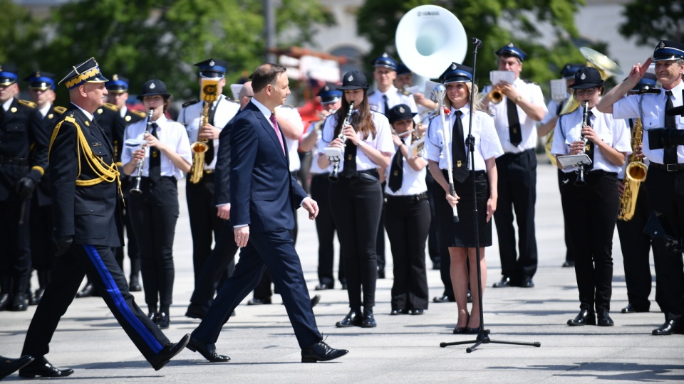 Centralne obchody Dnia Strażaka z udziałem m.in.prezydenta Andrzeja Dudy na pl. Marszałka Józefa Piłsudskiego w Warszawie.Fot. PAP/Jacek Turczyk