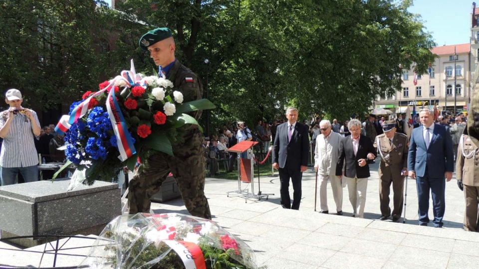 Uroczystość z okazji 73. rocznicy zakończenia II wojny światowej na pl. Wolności w Bydgoszczy/fot. Tatiana Adonis