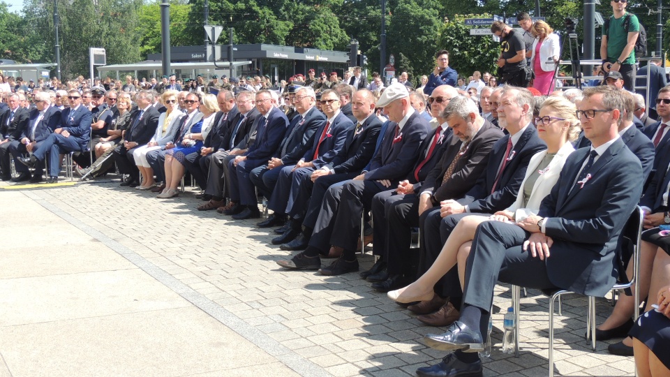 Regionalne obchody 100-lecia odzyskania przez Polskę niepodległości zainaugurowano w Toruniu przed Urzędem Marszałkowskim. Fot. Michal Zaręba