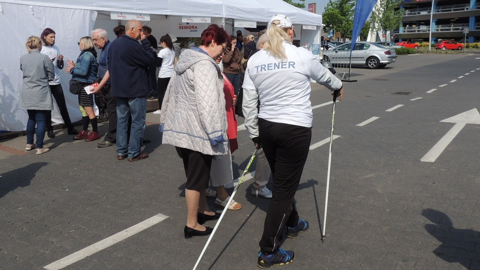 Mobilna poradnia pojawiła się w Bydgoszczy w ramach akcji „Życie tętni otwartymi naczyniami”. Fot. Tatiana Adonis