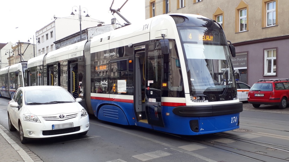 Do szpitala trafiła jedna z pasażerek tramwaju linii nr 4. Fot. Kamila Zroślak