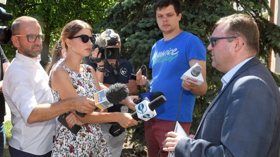 Szef Prokuratury Rejonowej w Inowrocławiu Robert Szelągowski podczas oświadczenia dla mediów/fot. Tytus Żmijewski, PAP